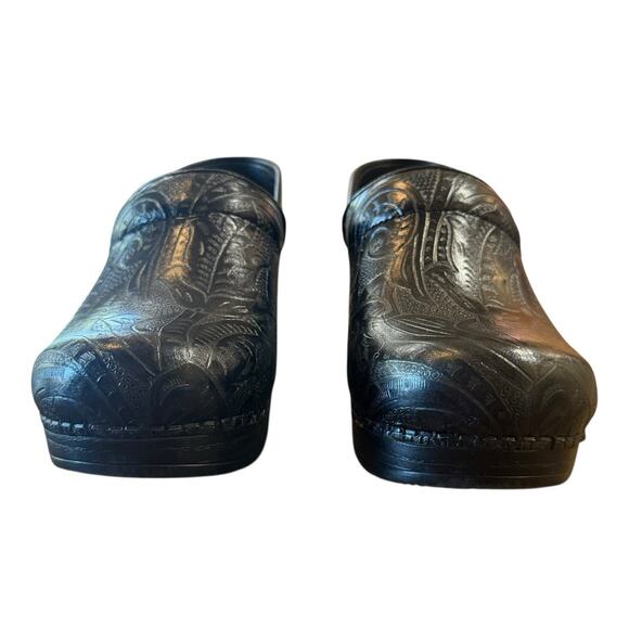 Dansko Women’s Staple Clogs Shoes Black Floral Embossed Size 36 (US 5.5-6) - Picture 5 of 15